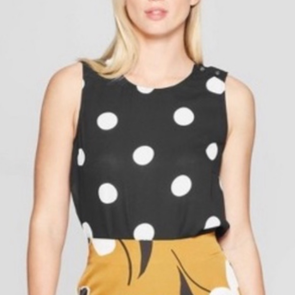 WHO WHAT WEAR Sleeveless Polkadot Top